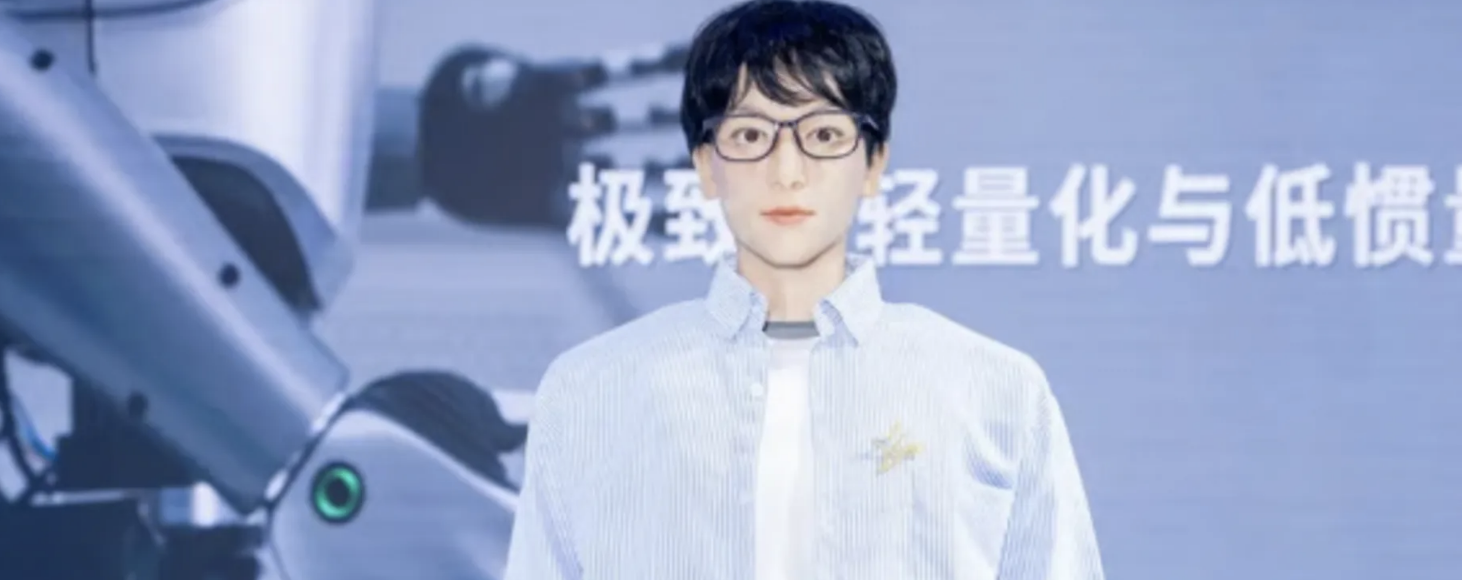 أول روبوت بشري يدرس الدكتوراه في الصين