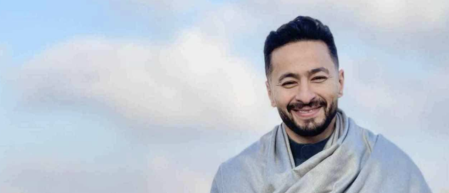 بعد إعادتها للمسروقات.. حمادة هلال يتصالح مع عاملة سرقت فيلته