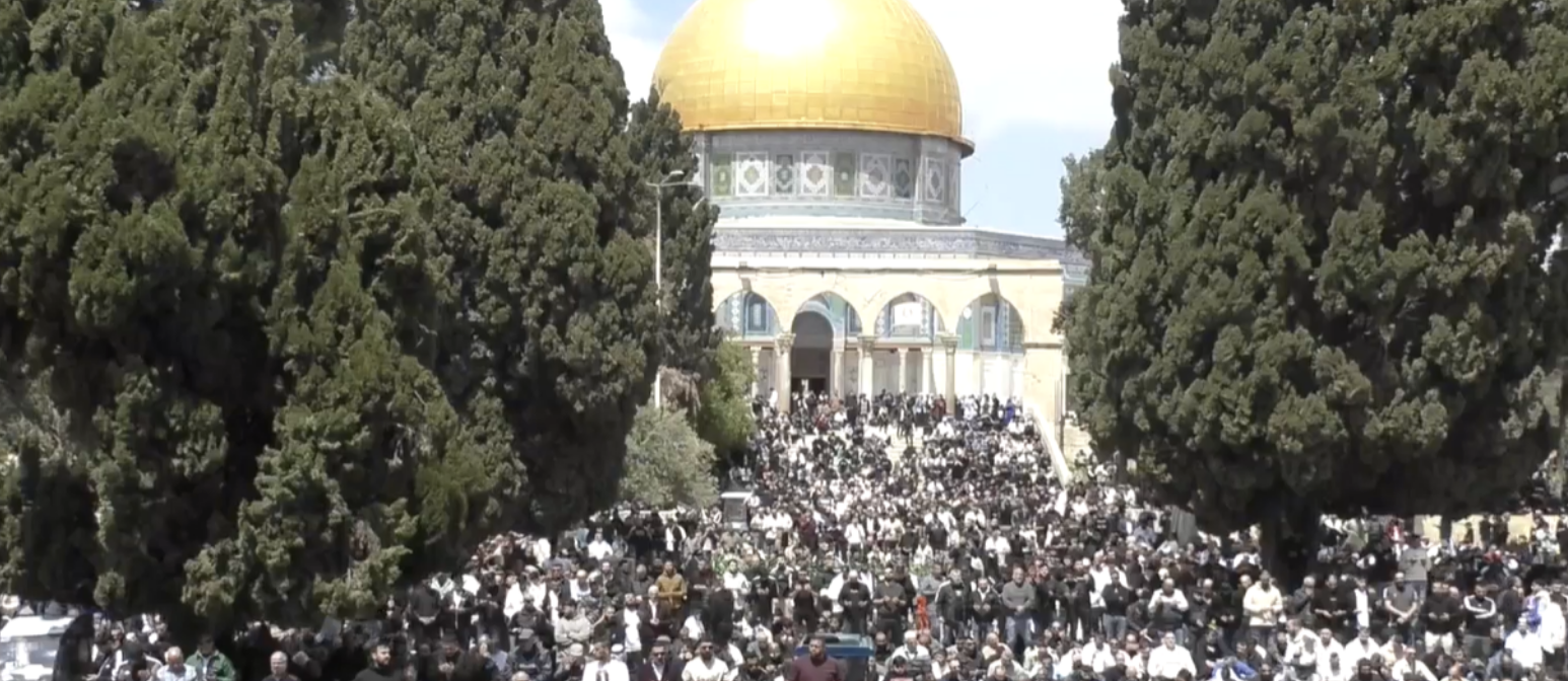 100 ألف مصلٍ يؤدون الجمعة في المسجد الأقصى
