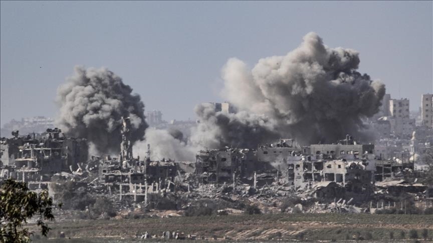 قوات الاحتلال تنسف منازل شرق حي الزيتون وتقصف مناطق متفرقة في قطاع غزة